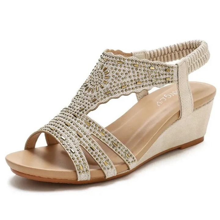 Janine - Fashionable women&