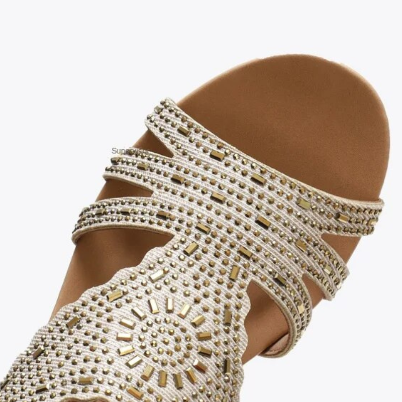 Janine - Fashionable women&
