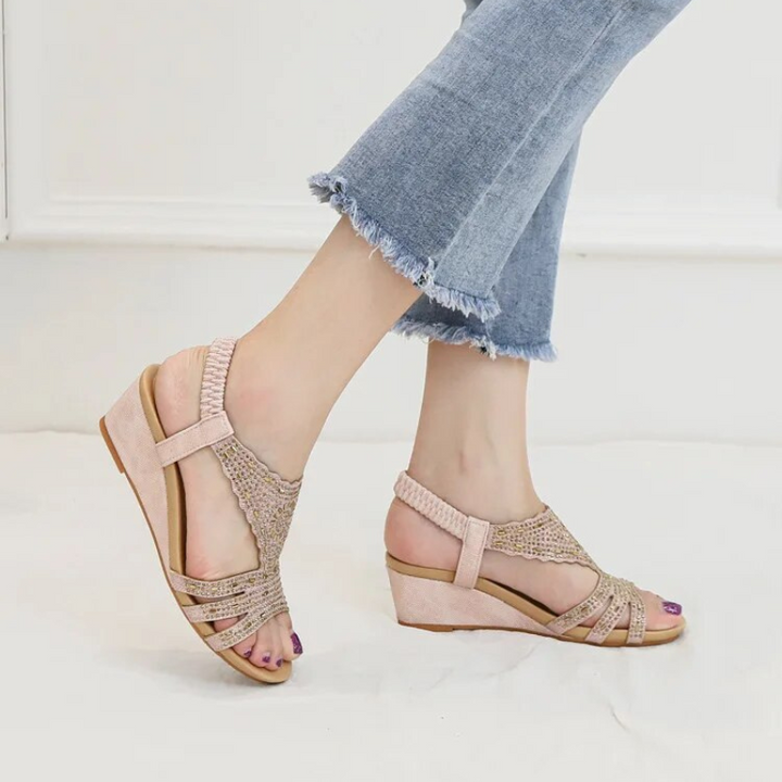 Janine - Fashionable women&